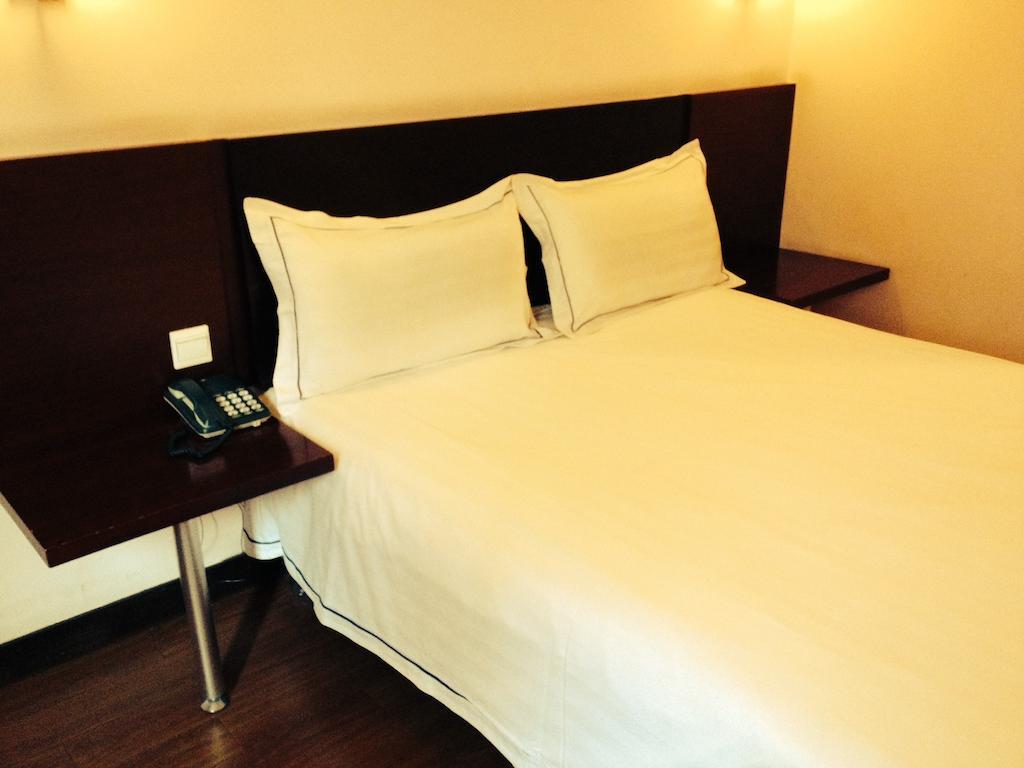 Ocean Star Holiday Inn Şanghay Oda fotoğraf